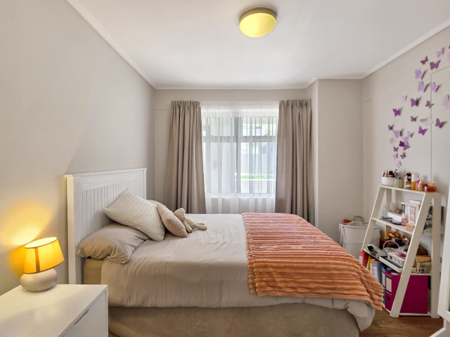 2 Bedroom Property for Sale in Vredehoek Western Cape